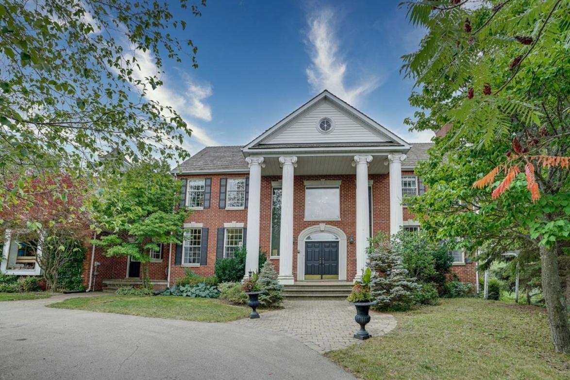 Caledon Manor And Country Inn Exterior photo